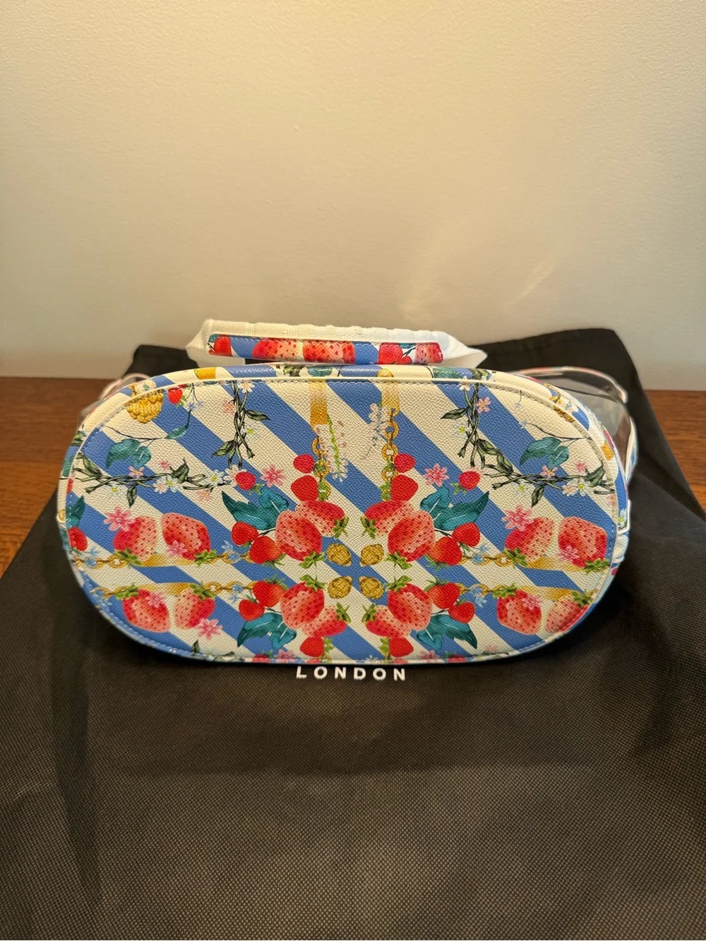 NWT Kurt Geiger Hampstead Clear Vinyl Strawberry Tote w/Pouch and Dustbag